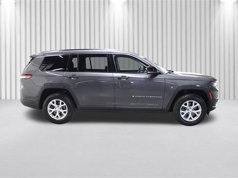 Certified 2023 Jeep Grand Cherokee L Limited AWD/4WD image 2