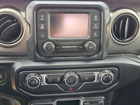Used 2019 Jeep Wrangler Sport AWD/4WD image 17