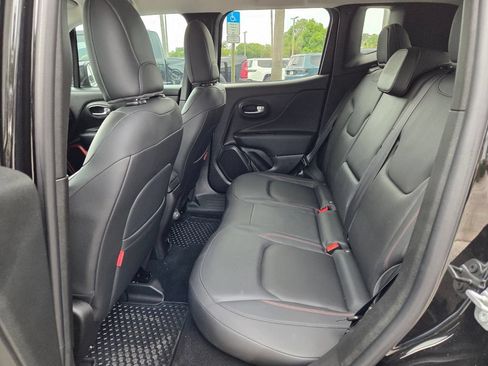 Used 2022 Jeep Renegade Trailhawk AWD/4WD image 14