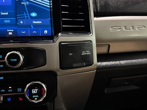 Used 2022 Ford F250 Lariat AWD/4WD image 24