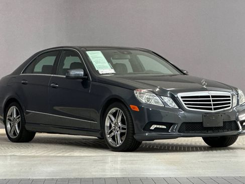 Used 2011 Mercedes-Benz E 550 Sedan w/ Premium 2 Pkg image 7