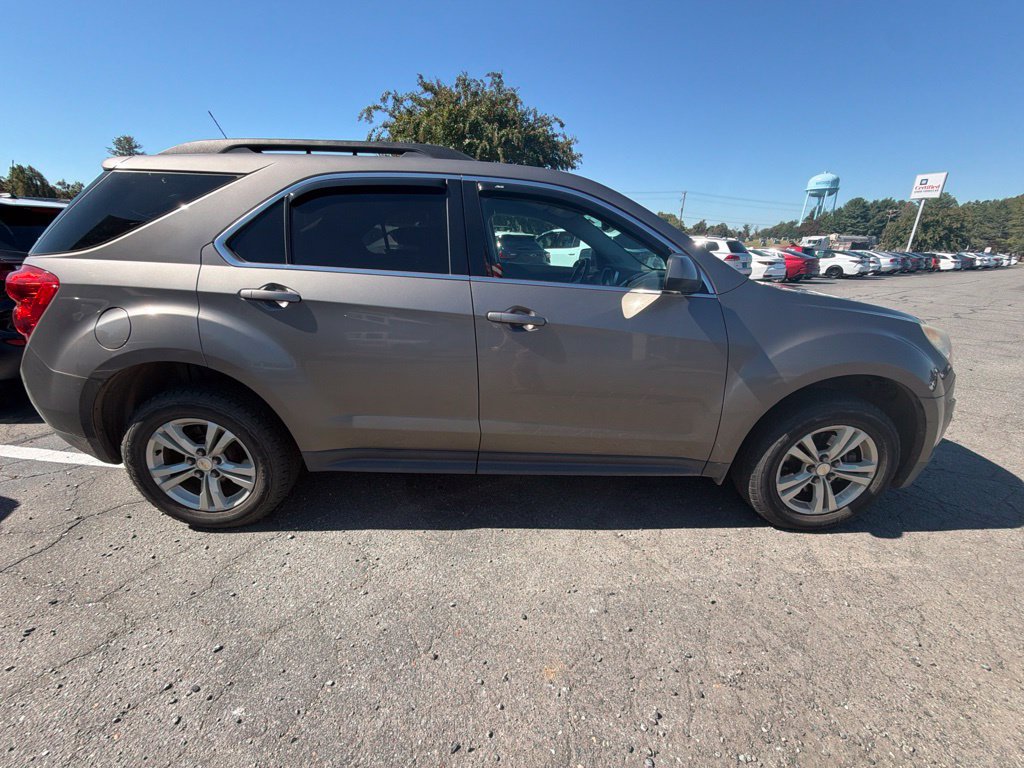Used 2010 Chevrolet Equinox LT w/ Vehicle Interface Package FWD image 3