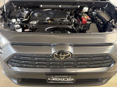 Used 2019 Toyota RAV4 XLE Premium FWD image 25
