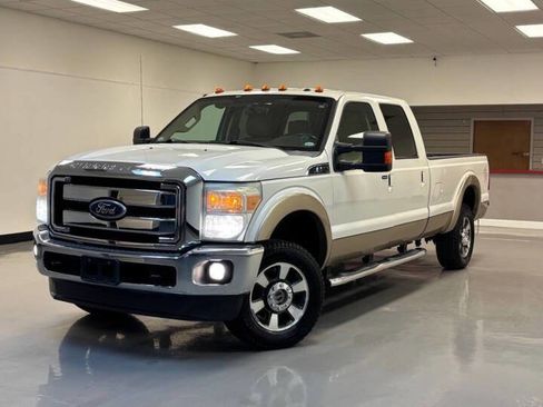 Used 2011 Ford F250 Lariat image 1