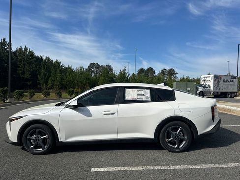 New 2026 Kia K4 LXS image 4