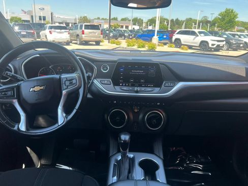 Used 2020 Chevrolet Blazer LT FWD image 11