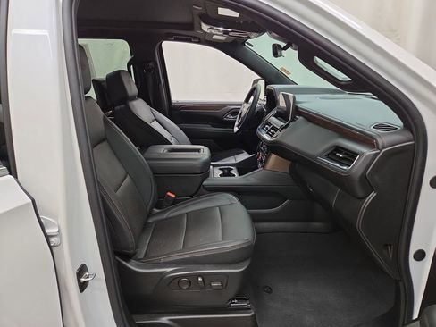 Certified 2023 Chevrolet Suburban High Country w/ Premium Package 2 AWD/4WD image 13