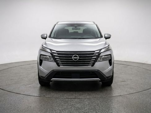Used 2025 Nissan Rogue SV AWD/4WD image 2