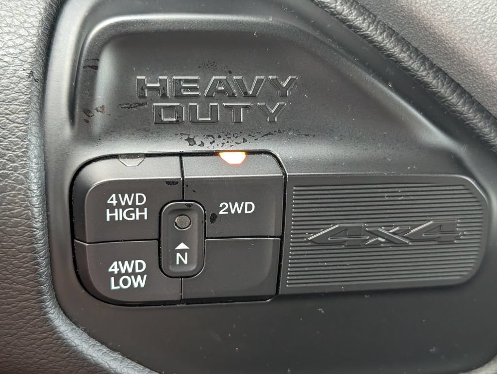 Used 2024 RAM 3500 Big Horn AWD/4WD image 17