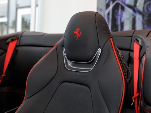 Used 2023 Ferrari Portofino M RWD image 22