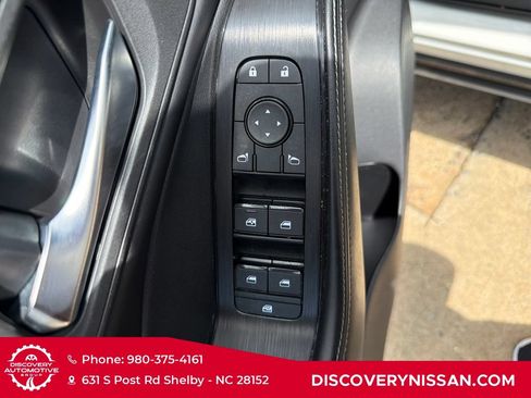 Certified 2025 Nissan Rogue SV FWD image 11