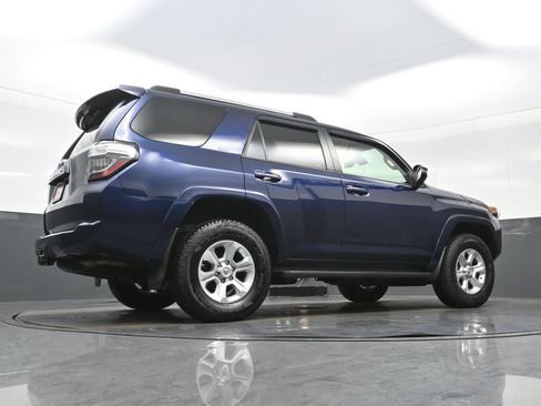 Used 2021 Toyota 4Runner SR5 Premium w/ Moonroof Package AWD/4WD image 36