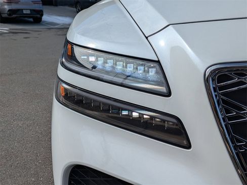 Used 2025 Genesis GV80 2.5T Advanced image 9