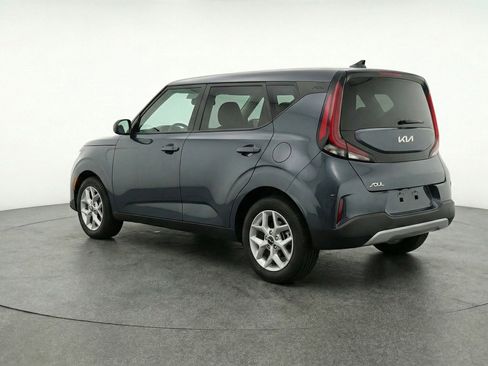 Used 2025 Kia Soul LX w/ LX Technology Package FWD image 6