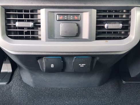 Used 2024 Ford F150 Lightning Lariat image 36