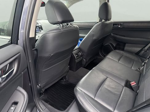 Used 2017 Subaru Outback 3.6R Limited image 11
