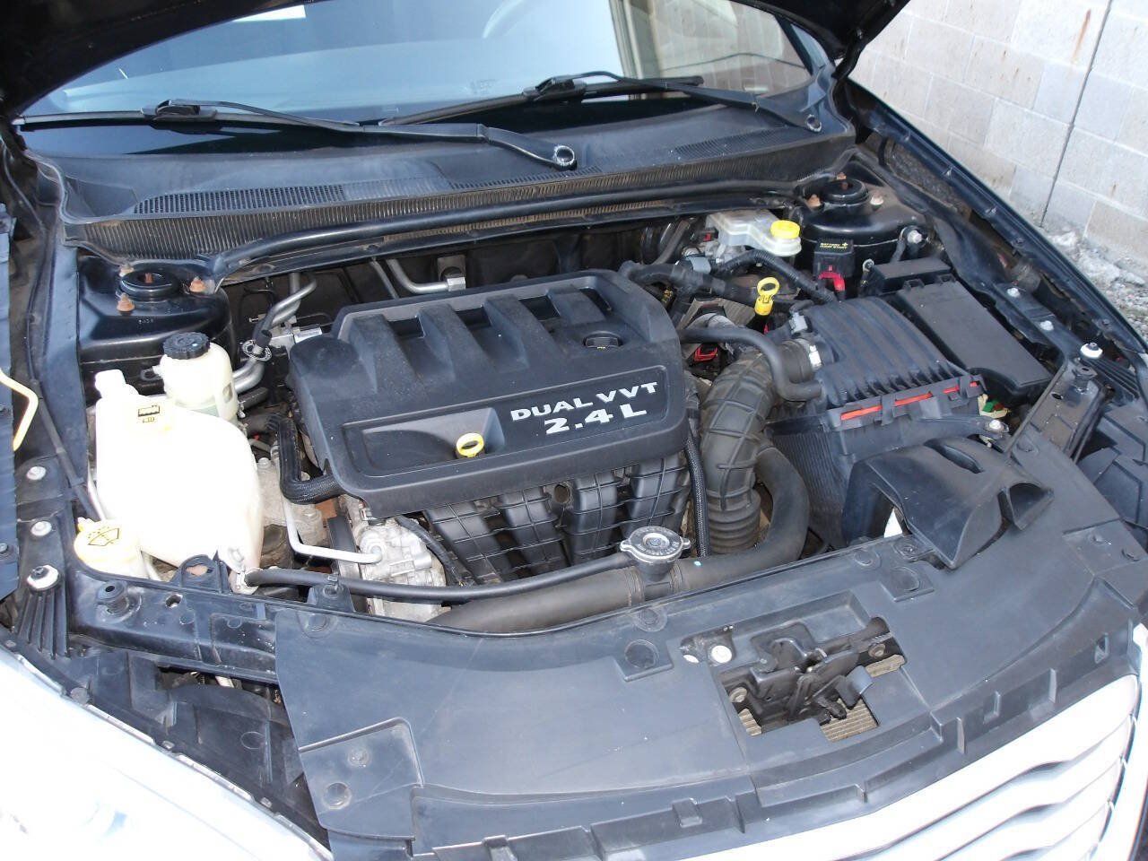 Used 2013 Chrysler 200 LX FWD image 24