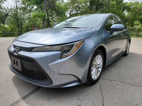 Used 2020 Toyota Corolla LE w/ LE Premium Package FWD image 3