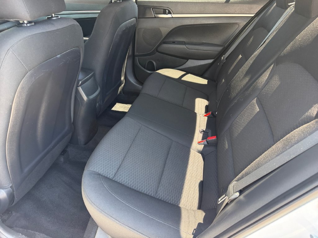 Used 2020 Hyundai Elantra SE w/ Cargo Package (C1) FWD image 13