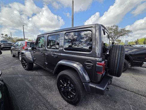 Used 2025 Jeep Wrangler Sahara w/ Safety Group image 4