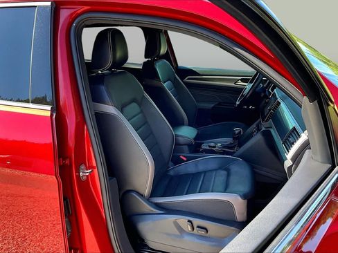 Used 2021 Volkswagen Atlas Cross Sport SEL Premium R-Line AWD/4WD image 8