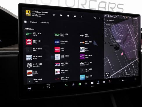 Used 2022 Tesla Model X image 32