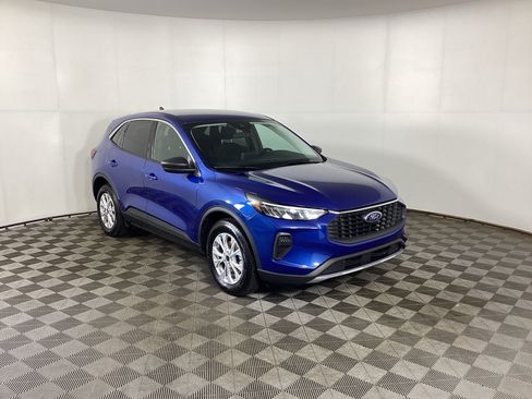 Used 2023 Ford Escape Active AWD/4WD image 1