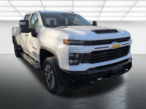 Used 2024 Chevrolet Silverado 2500 Custom w/ Custom Value Package image 1