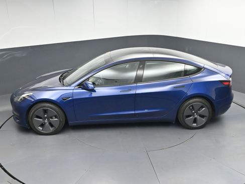 Used 2023 Tesla Model 3 Standard Range image 34