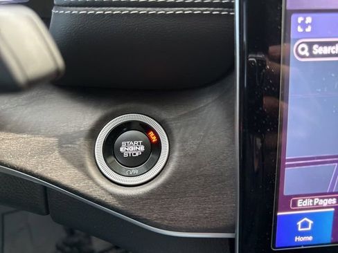 Used 2025 Jeep Grand Cherokee L Limited image 18