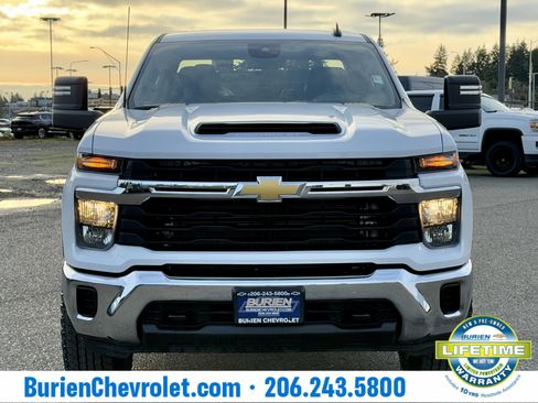 Used 2024 Chevrolet Silverado 2500 LT image 8