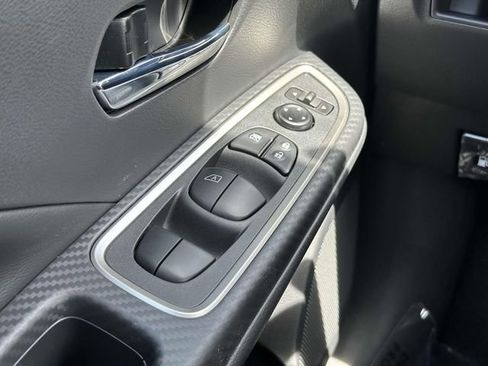 New 2025 Nissan Versa SR w/ Trunk Package image 25