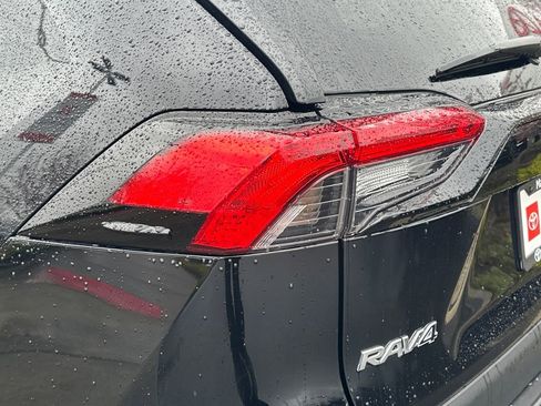 Certified 2025 Toyota RAV4 LE image 10