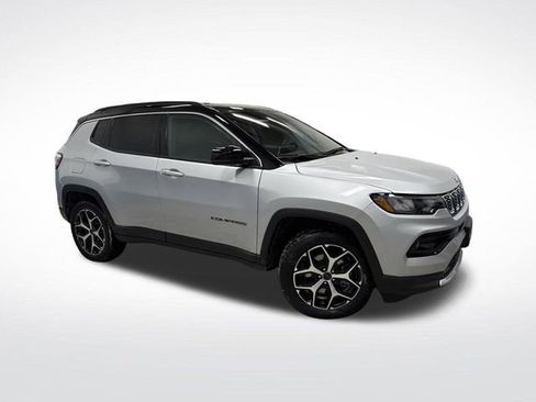 Certified 2025 Jeep Compass Limited image 37