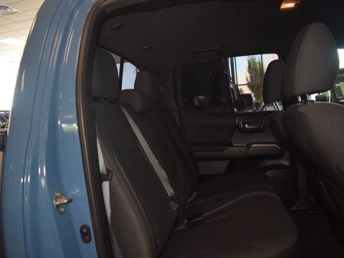 Used 2019 Toyota Tacoma TRD Off-Road w/ Technology Package AWD/4WD image 23