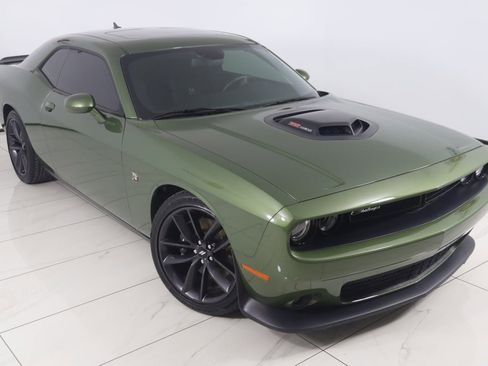 Used 2019 Dodge Challenger R/T Scat Pack w/ Shaker Package image 19