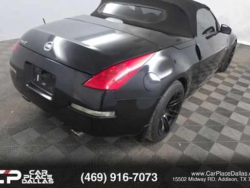 Used 2008 Nissan 350Z Touring image 2