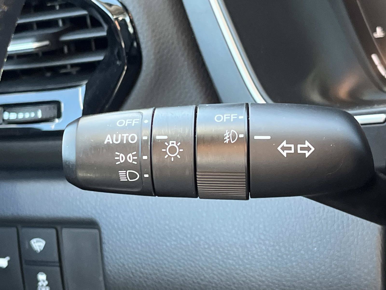 Used 2023 Honda Pilot Elite image 48
