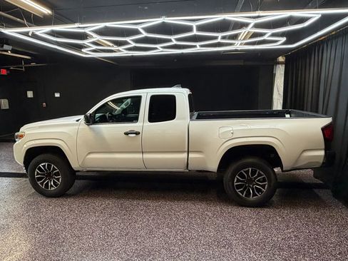Used 2019 Toyota Tacoma SR RWD image 4