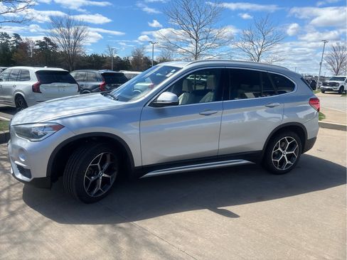 Used 2019 BMW X1 xDrive28i w/ Convenience Package AWD/4WD image 3