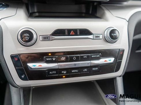 Used 2023 Ford Explorer XLT w/ Equipment Group 202A AWD/4WD image 27