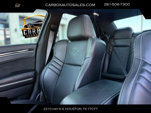 Used 2023 Chrysler 300 C RWD image 17