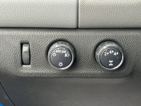 Used 2021 Chevrolet Colorado W/T w/ Custom Special Edition image 31