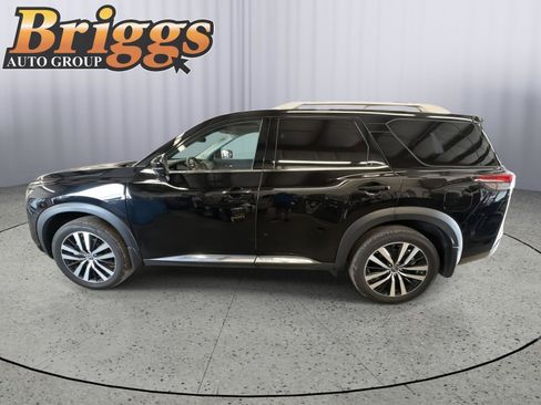 Used 2025 Nissan Pathfinder Platinum w/ Cargo Package AWD/4WD image 2