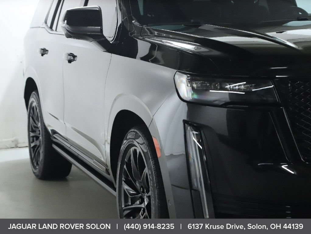 Used 2022 Cadillac Escalade Sport Platinum w/ LPO, ONYX Package AWD/4WD image 12