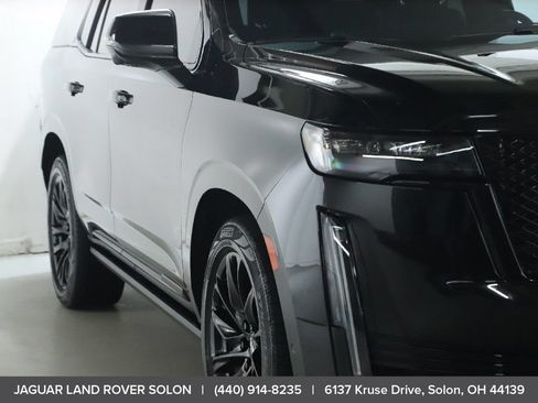Used 2022 Cadillac Escalade Sport Platinum w/ LPO, ONYX Package AWD/4WD image 12
