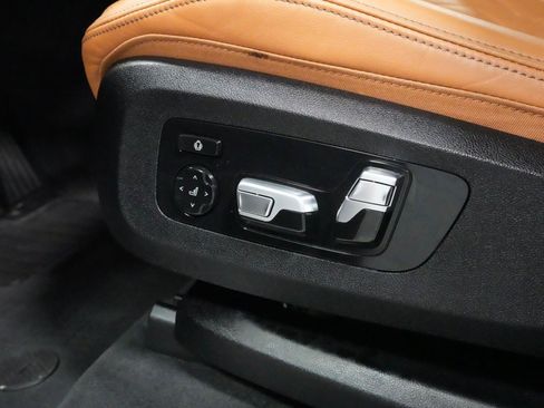 Used 2024 BMW X7 xDrive40i w/ Parking Assistance Package AWD/4WD image 35