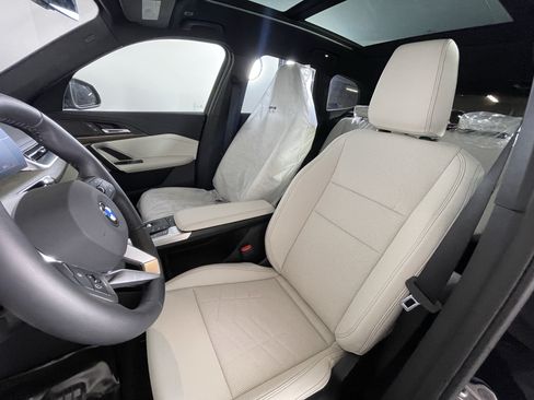 Used 2027 BMW X1 xDrive28i AWD/4WD image 8