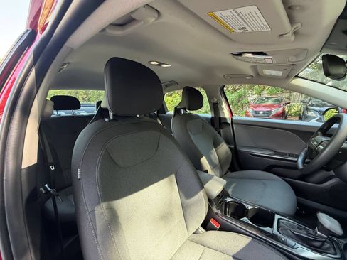 Used 2025 Kia K4 FWD image 35