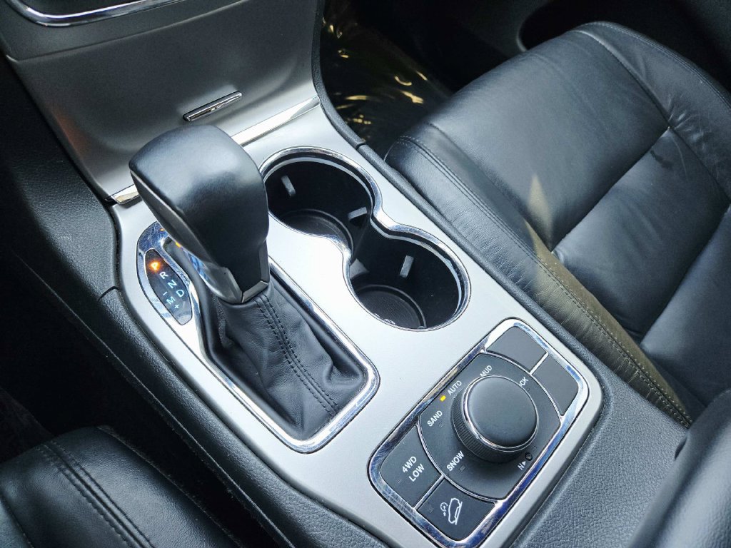 Used 2018 Jeep Grand Cherokee Limited AWD/4WD image 30